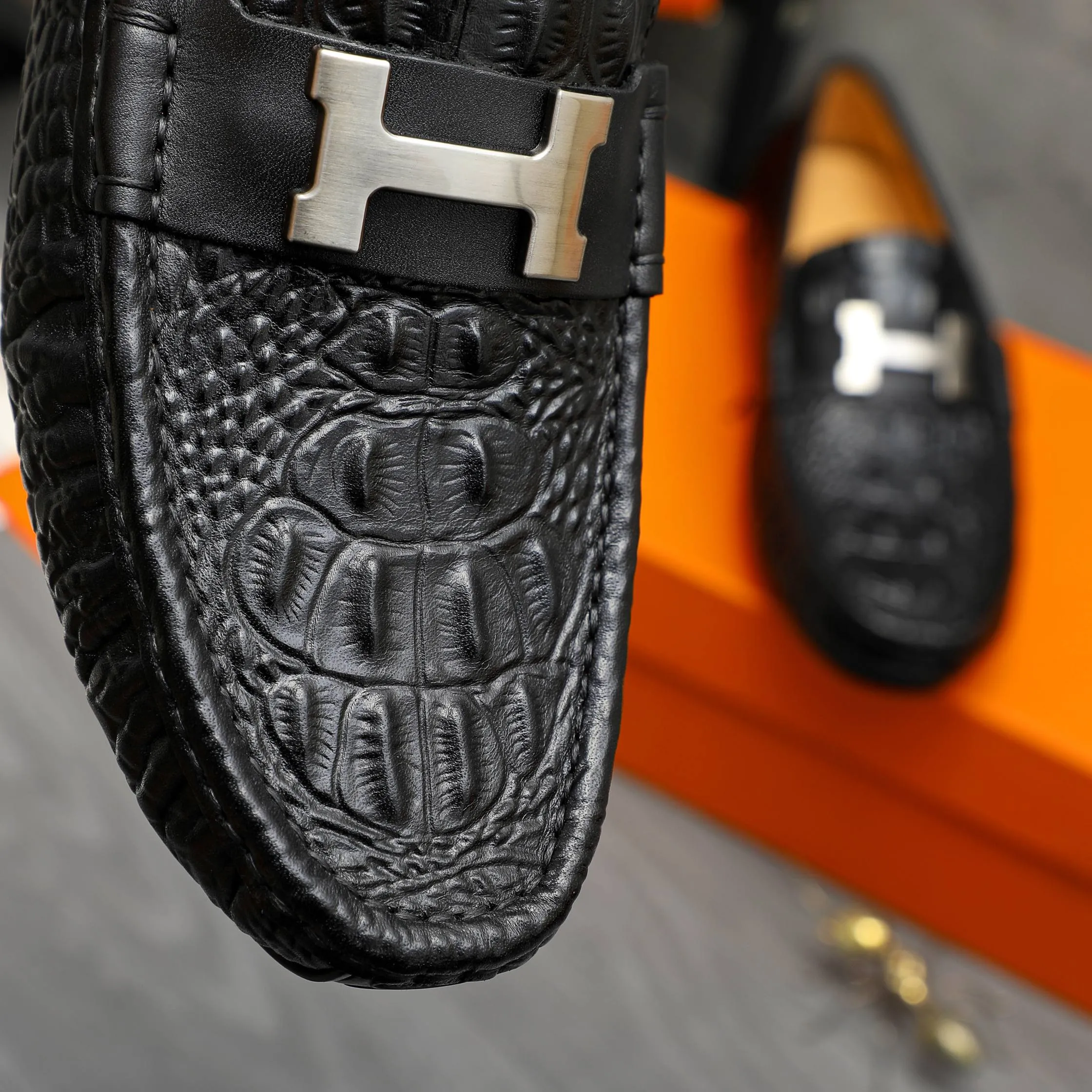 Men's shoes 💰p380 Product trademark: HERMES "Hermes" casual slip-on men's shoes Regular size: 38-45 Product materials: Selected crocodile pattern cowhide upper, pigskin lining, rubber outsole